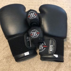 Barley used boxing gloves - small